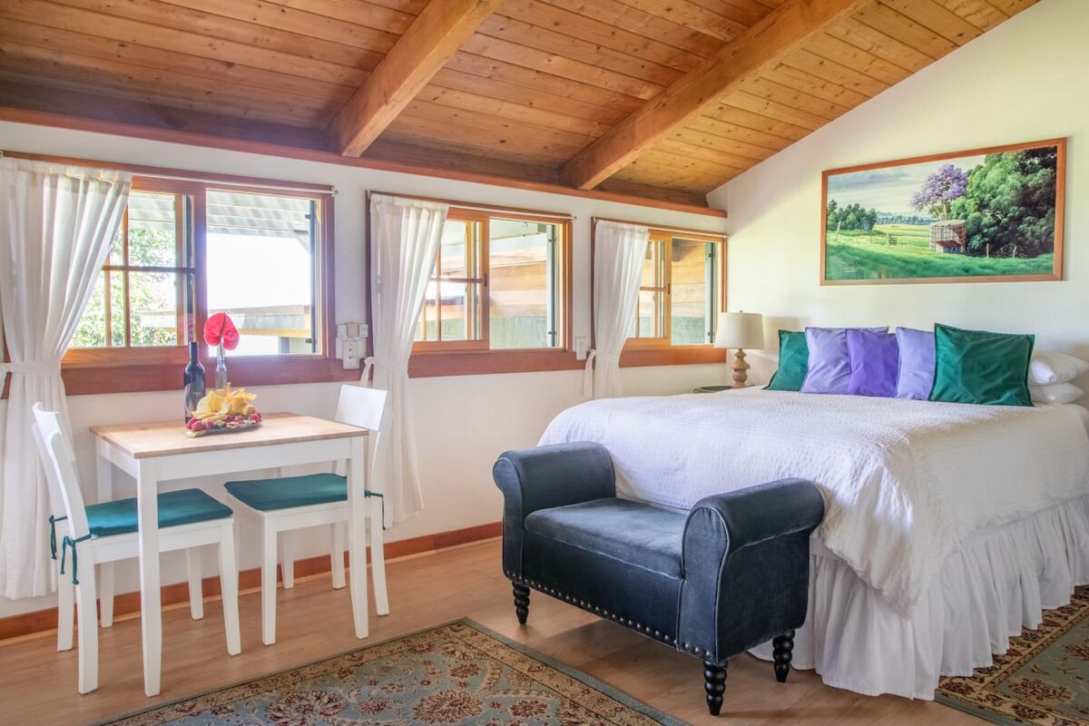A guest studio on the gallery property